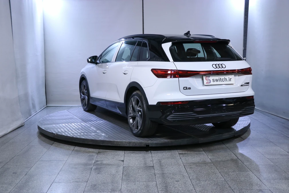 خرید و فروش آئودی q5etron سیلور پکیج - لو آپشن مدل 2024 نقد و اقساط خرید و فروش آئودی q5etron سیلور پکیج - لو آپشن مدل 2024 نقد و اقساط