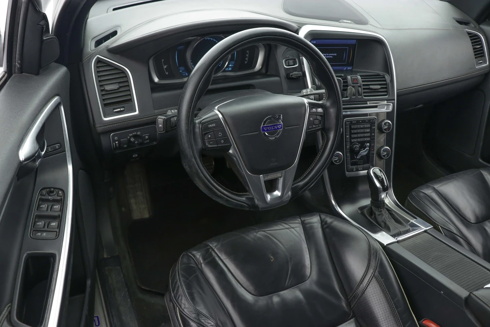 خرید و فروش ولوو XC60 R دیزاین مدل 2014 نقد و اقساط