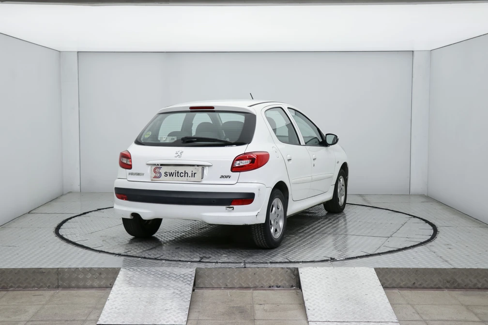 خرید و فروش پژو 207 اتوماتیک مدل 1397 نقد و اقساط