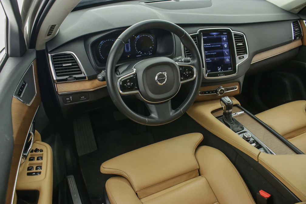 خرید و فروش ولوو XC90 اینسکریپشن مدل 2016 نقد و اقساط خرید و فروش ولوو XC90 اینسکریپشن مدل 2016 نقد و اقساط