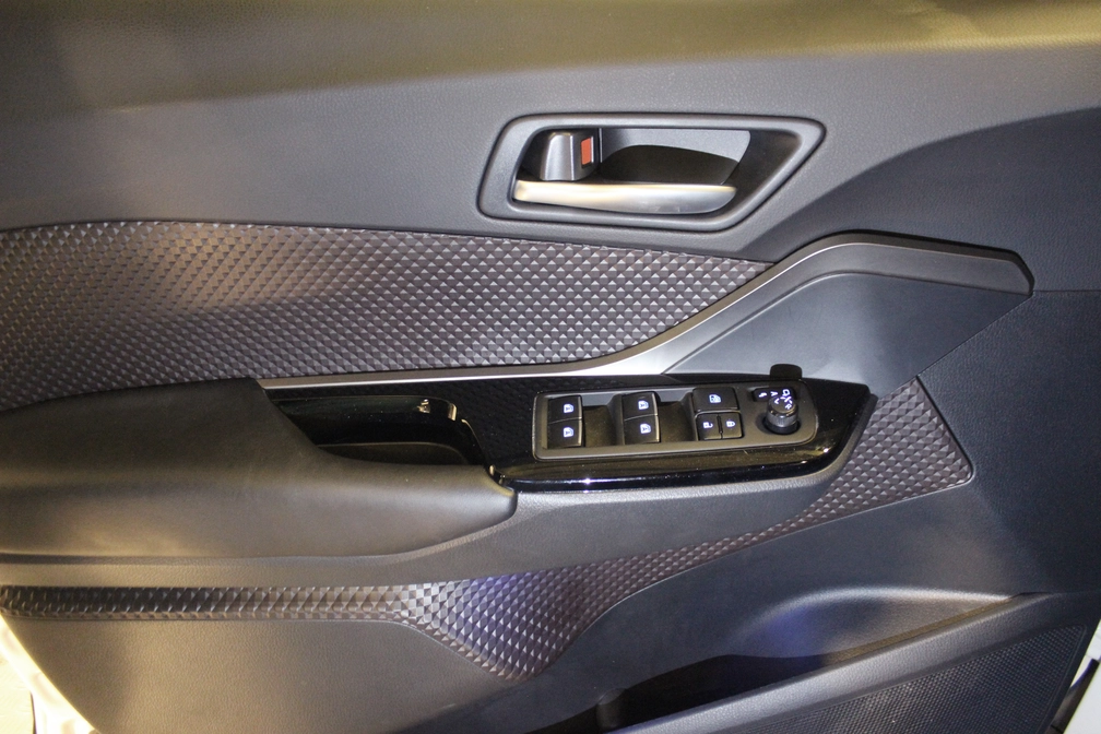 خرید و فروش تویوتا CHR هیبرید آیکان مدل 2018 نقد و اقساط خرید و فروش تویوتا CHR هیبرید آیکان مدل 2018 نقد و اقساط