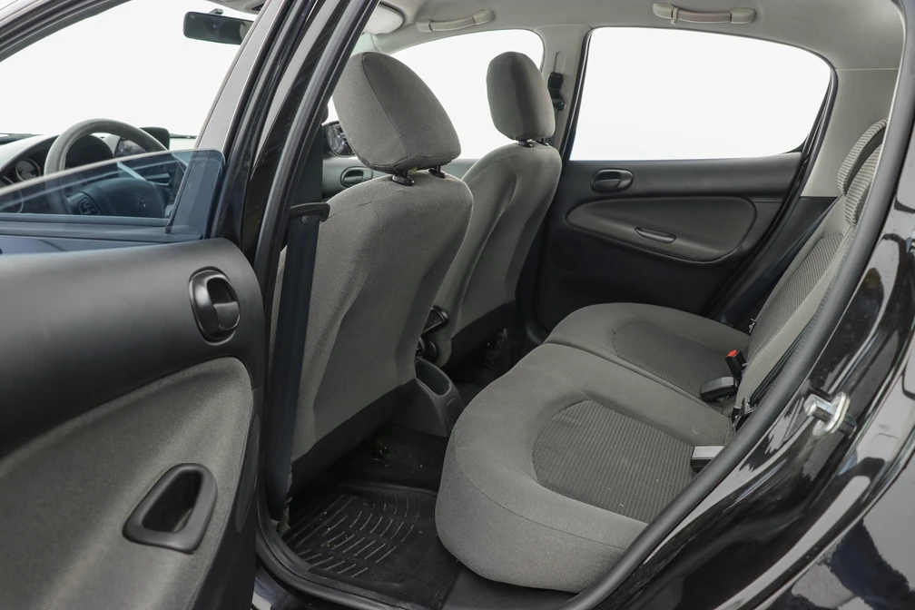 خرید و فروش پژو 207 دنده ای سقف شیشه ای مدل 1401 نقد و اقساط