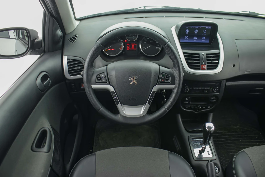 خرید و فروش پژو 207 اتوماتیک سقف شیشه ای مدل 1404 نقد و اقساط خرید و فروش پژو 207 اتوماتیک سقف شیشه ای مدل 1404 نقد و اقساط