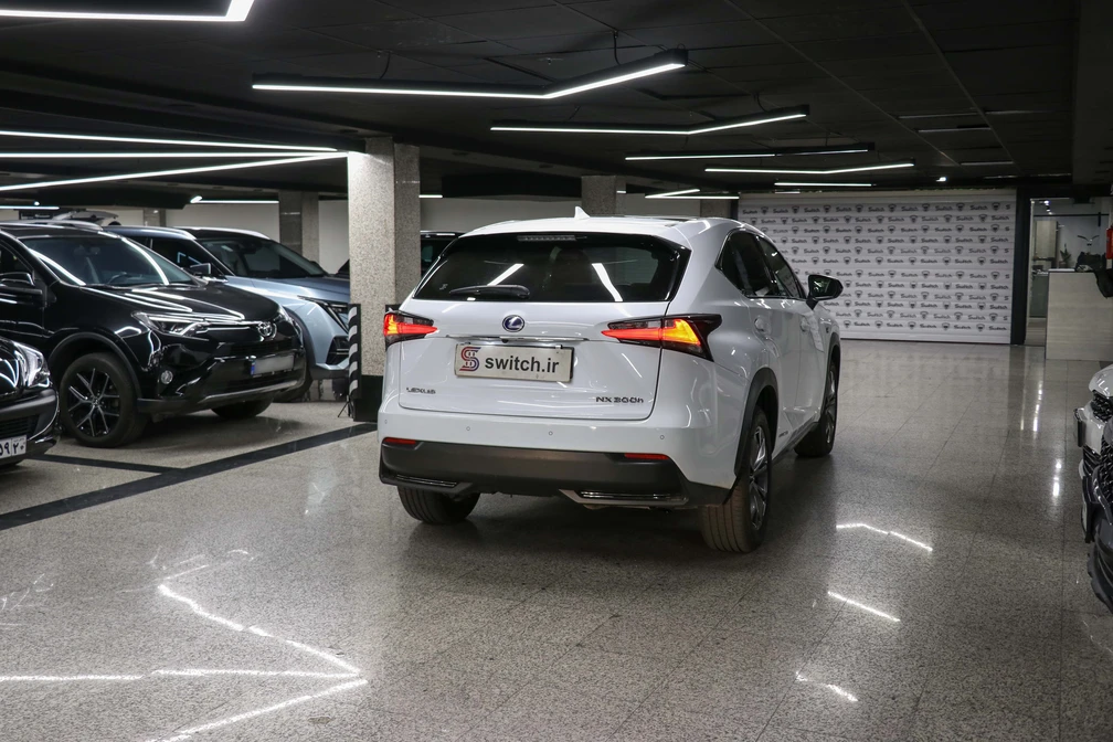 خرید و فروش لکسوس NX هیبرید 300H - F SPORT - هفت کلید - سقف پاناروما مدل 2017 نقد و اقساط