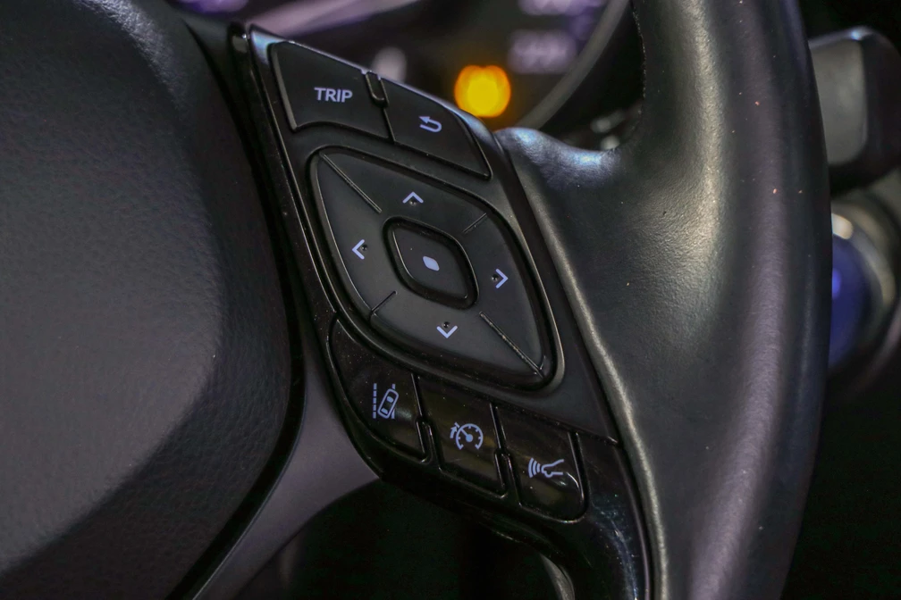 خرید و فروش تویوتا CHR هیبرید استایل مدل 2018 نقد و اقساط