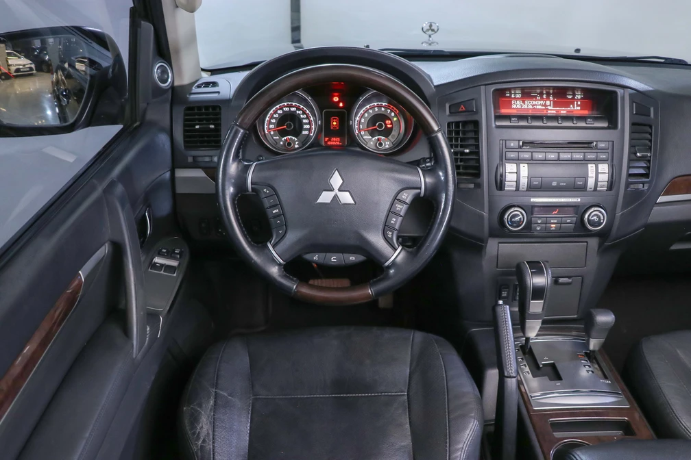 خرید و فروش میتسوبیشی پاجرو دو در فول مدل 2007 نقد و اقساط