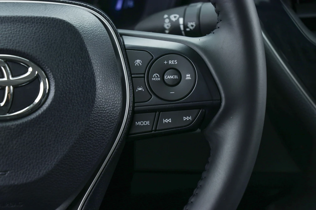 خرید و فروش تویوتا کرولا هیبرید XLE - نیمه فول مدل 2024 نقد و اقساط