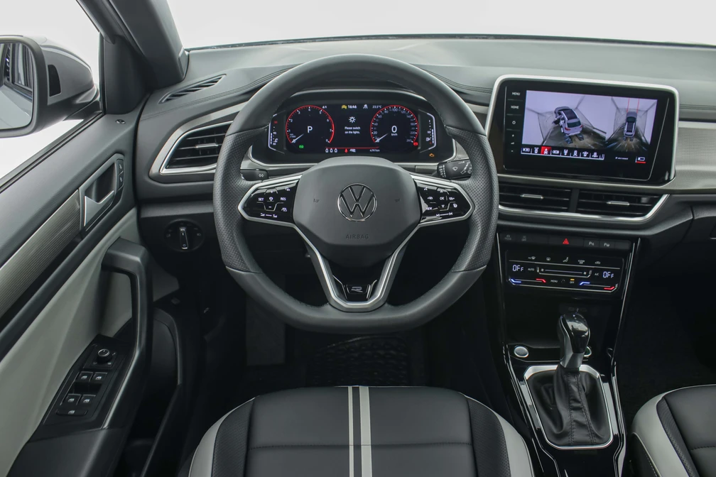 خرید و فروش فولکس T-ROC 300 مدل 2025 نقد و اقساط