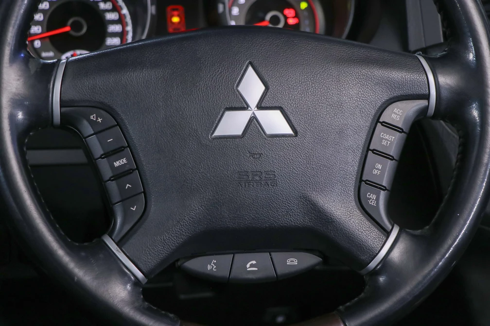 خرید و فروش میتسوبیشی پاجرو دو در فول مدل 2007 نقد و اقساط