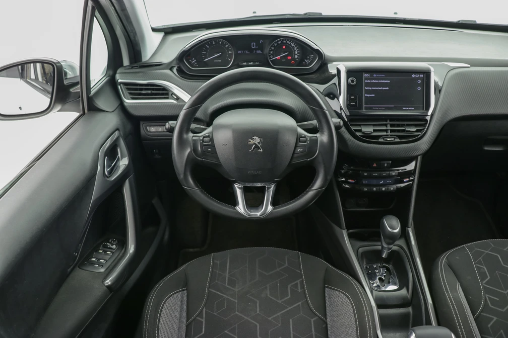 خرید و فروش پژو 2008 اتوماتیک مدل 1397 نقد و اقساط