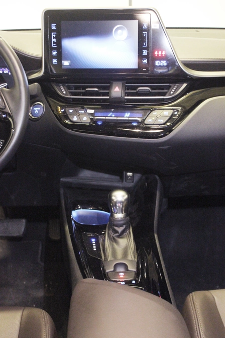 خرید و فروش تویوتا CHR هیبرید آیکان مدل 2018 نقد و اقساط خرید و فروش تویوتا CHR هیبرید آیکان مدل 2018 نقد و اقساط