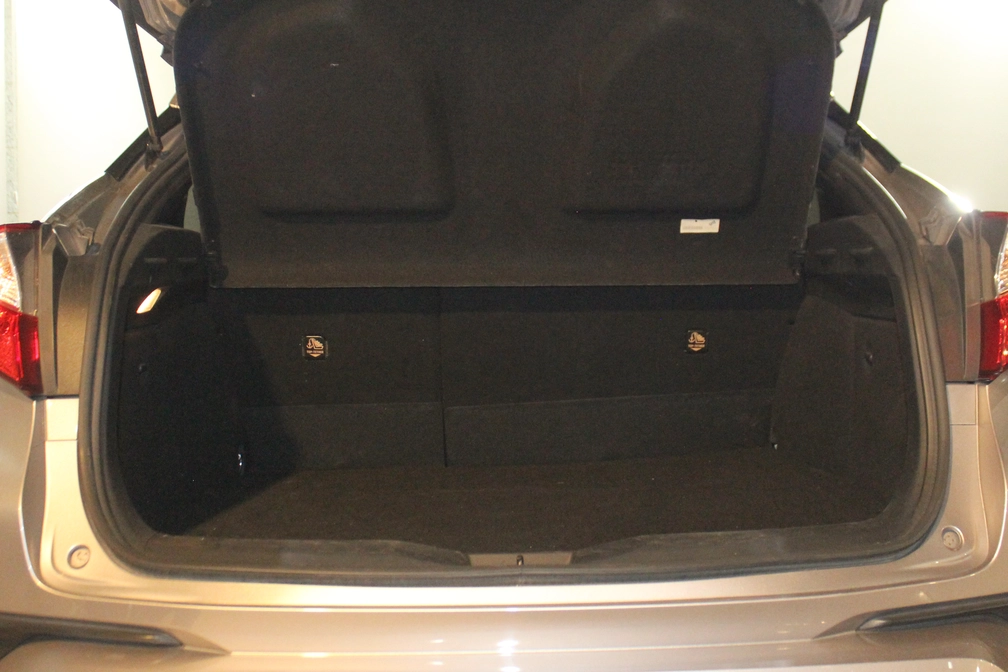 خرید و فروش تویوتا CHR هیبرید استایل مدل 2018 نقد و اقساط