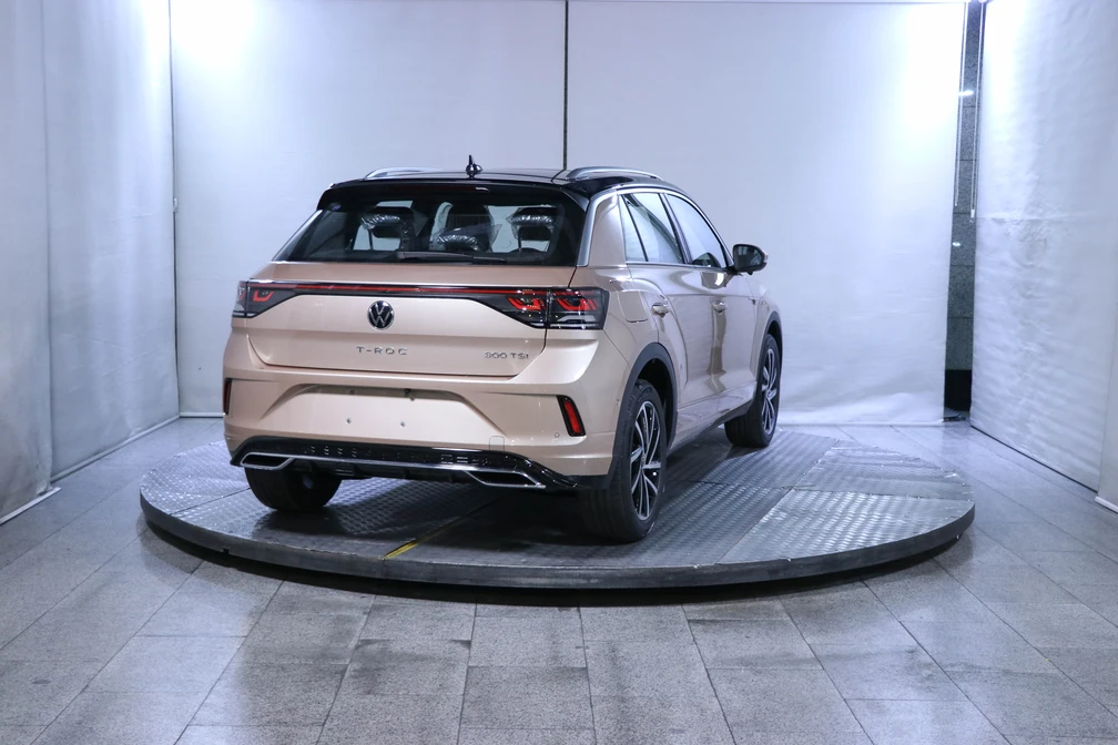 خرید و فروش فولکس T-ROC 300 مدل 2024 نقد و اقساط
