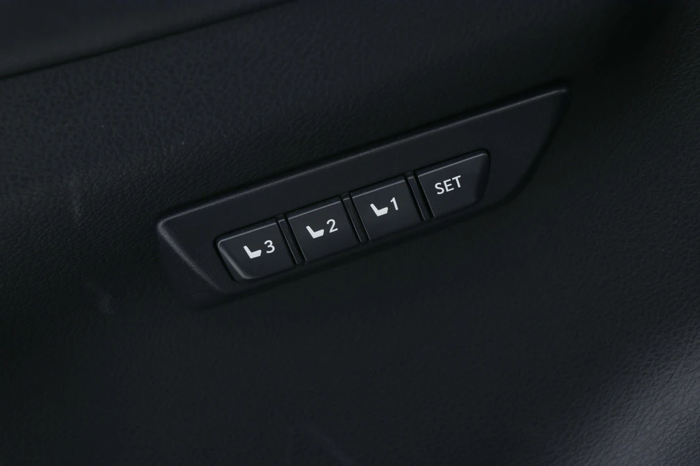 خرید و فروش لکسوس NX هیبرید 300H - F SPORT - پنج کلید مدل 2015 نقد و اقساط