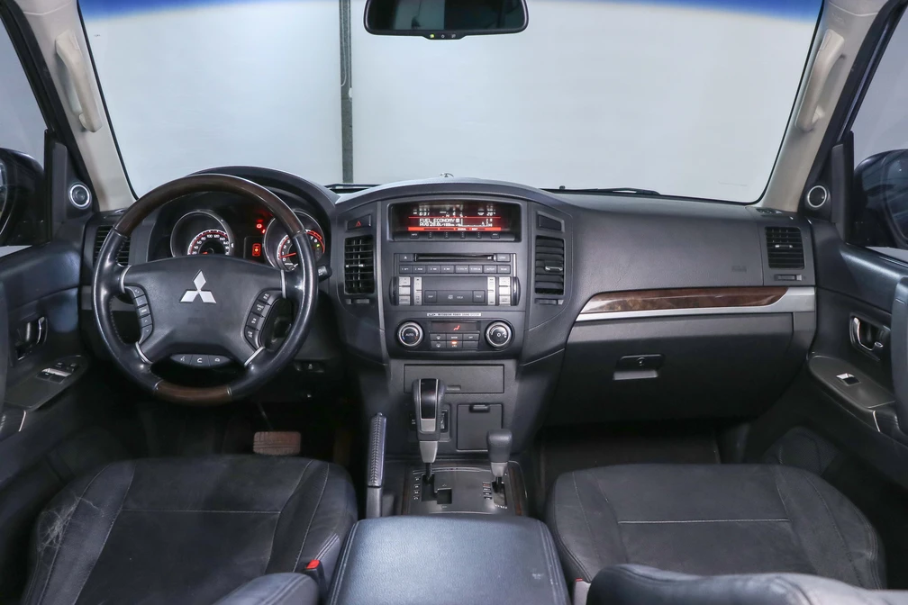 خرید و فروش میتسوبیشی پاجرو دو در فول مدل 2007 نقد و اقساط