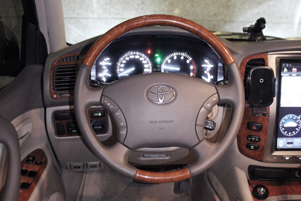 خرید و فروش تویوتا لندکروز VXR مدل 2006 نقد و اقساط