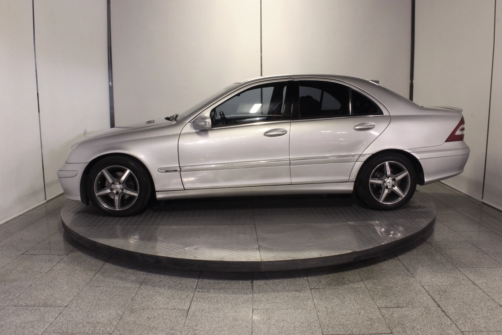 خرید و فروش بنز کلاس C 200 مدل 2005 نقد و اقساط خرید و فروش بنز کلاس C 200 مدل 2005 نقد و اقساط