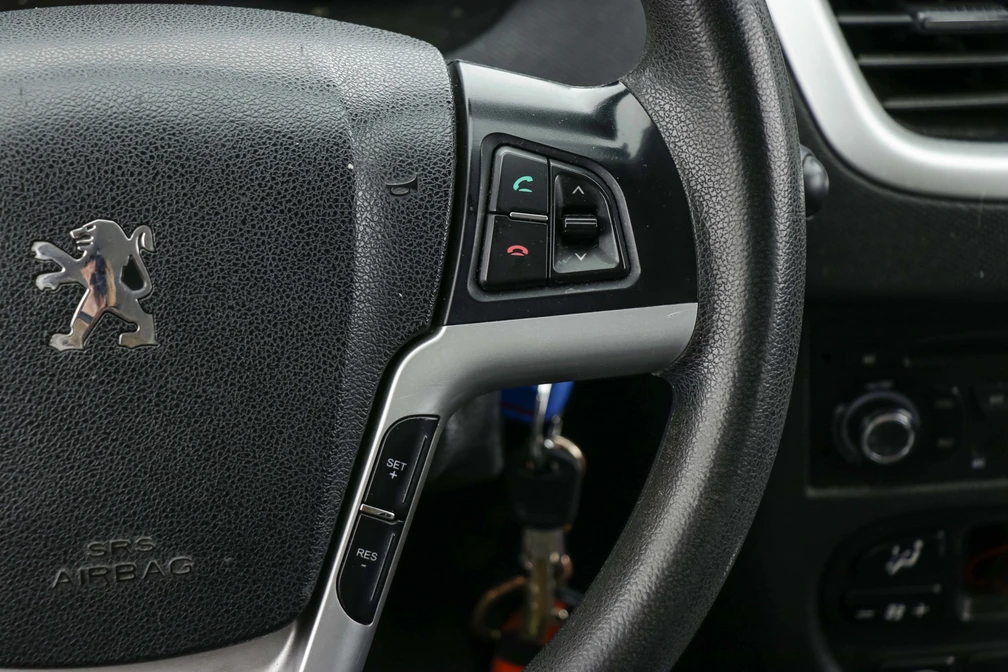 خرید و فروش پژو 207 اتوماتیک مدل 1397 نقد و اقساط