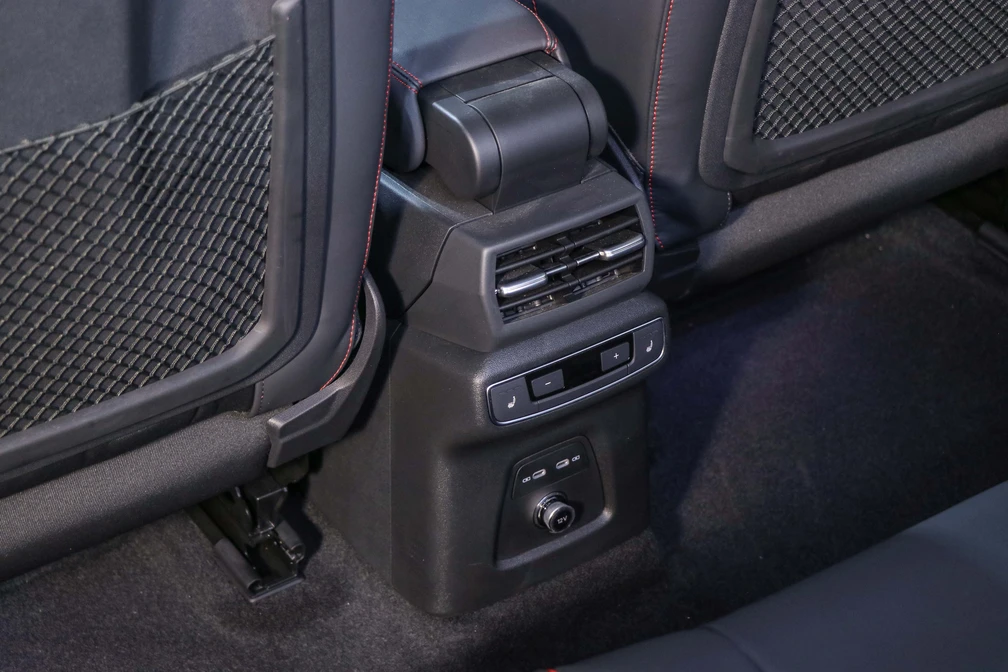 خرید و فروش آئودی q5etron سیلور پکیج - لو آپشن مدل 2024 نقد و اقساط خرید و فروش آئودی q5etron سیلور پکیج - لو آپشن مدل 2024 نقد و اقساط