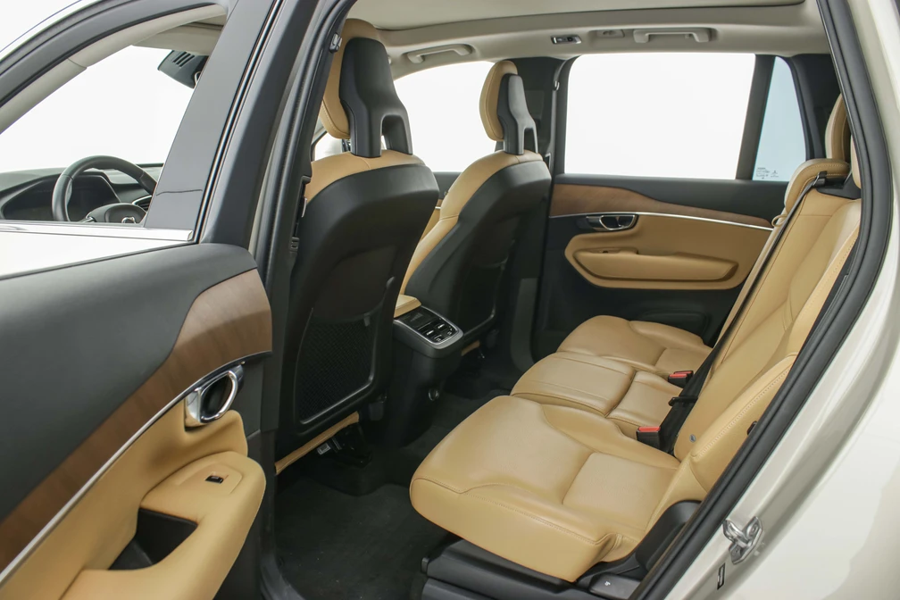 خرید و فروش ولوو XC90 اینسکریپشن مدل 2016 نقد و اقساط خرید و فروش ولوو XC90 اینسکریپشن مدل 2016 نقد و اقساط
