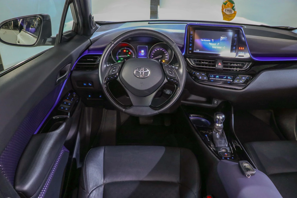 خرید و فروش تویوتا CHR هیبرید استایل مدل 2018 نقد و اقساط