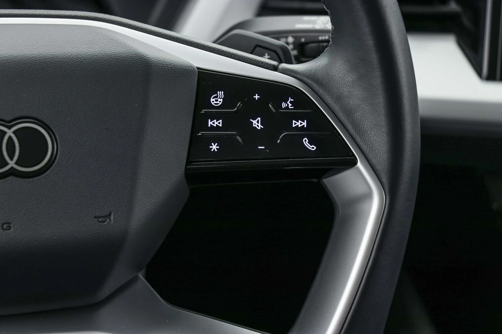 خرید و فروش آئودی q5etron سیلور پکیج - فول مدل 2024 نقد و اقساط خرید و فروش آئودی q5etron سیلور پکیج - فول مدل 2024 نقد و اقساط