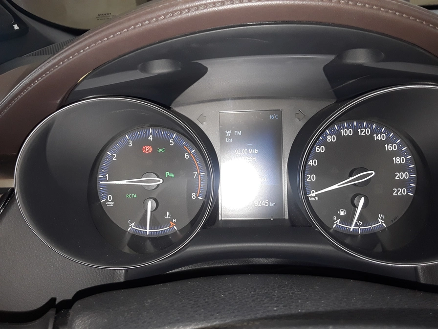 خرید و فروش تویوتا CHR هیبرید آیکان مدل 2017 نقد و اقساط