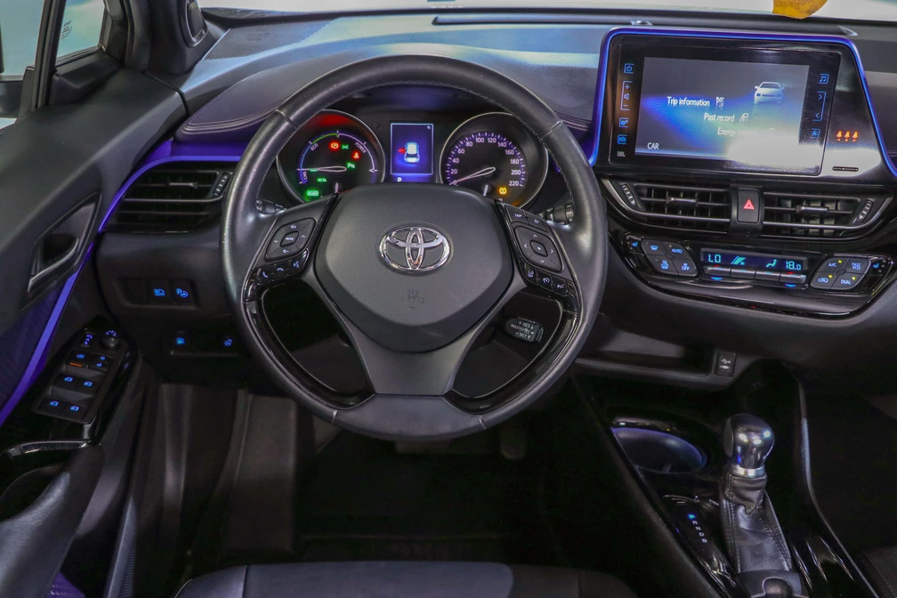 خرید و فروش تویوتا CHR هیبرید استایل مدل 2018 نقد و اقساط