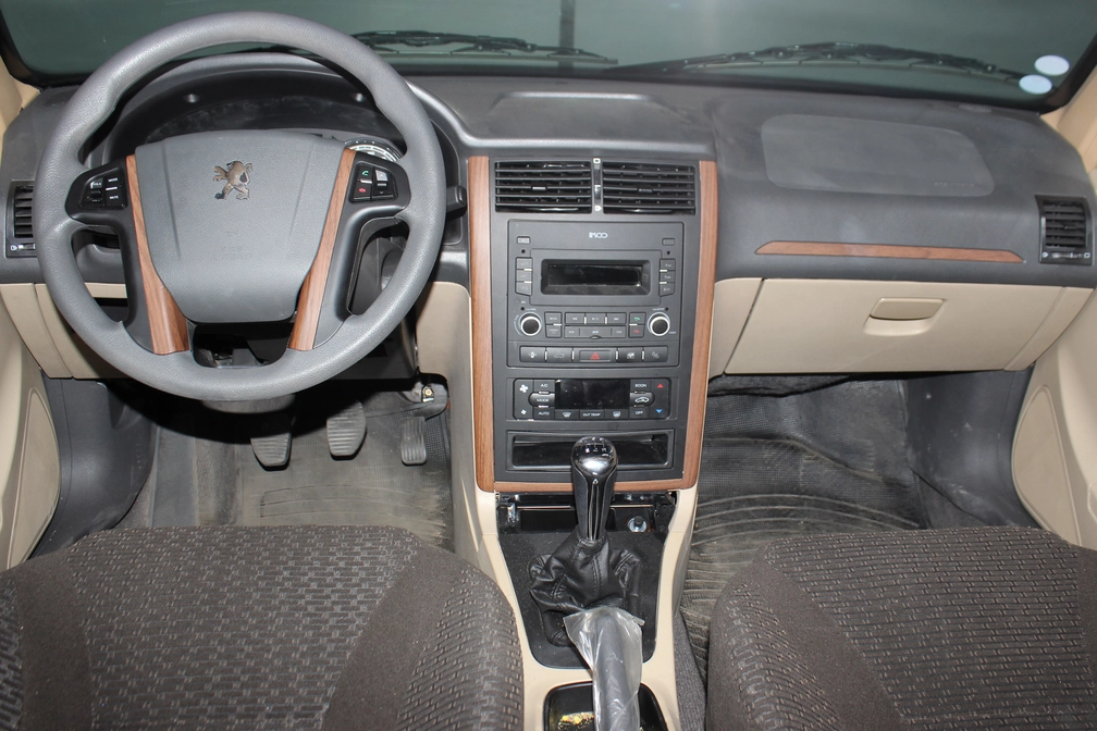 خرید و فروش پژو پارس ساده - موتور جدید مدل 1401 نقد و اقساط خرید و فروش پژو پارس ساده - موتور جدید مدل 1401 نقد و اقساط