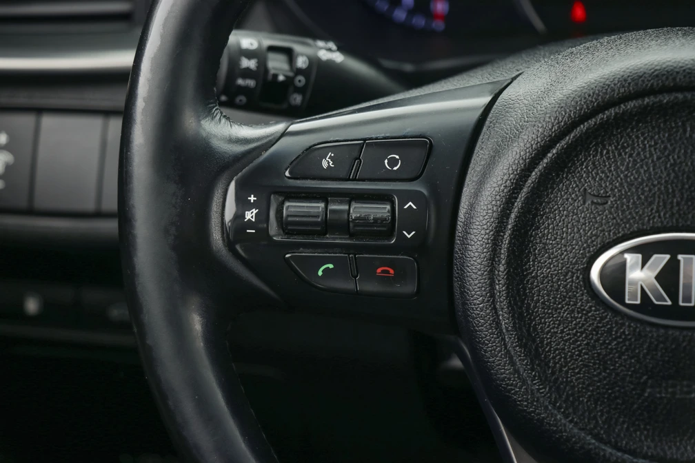 خرید و فروش کیا سورنتو UM - GT LINE - نیمه فول مدل 2016 نقد و اقساط