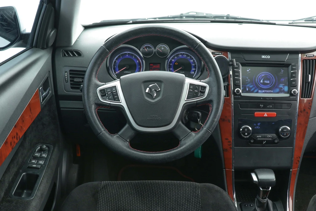 خرید و فروش ایران خودرو دنا پلاس توربو اتوماتیک مدل 1400 نقد و اقساط