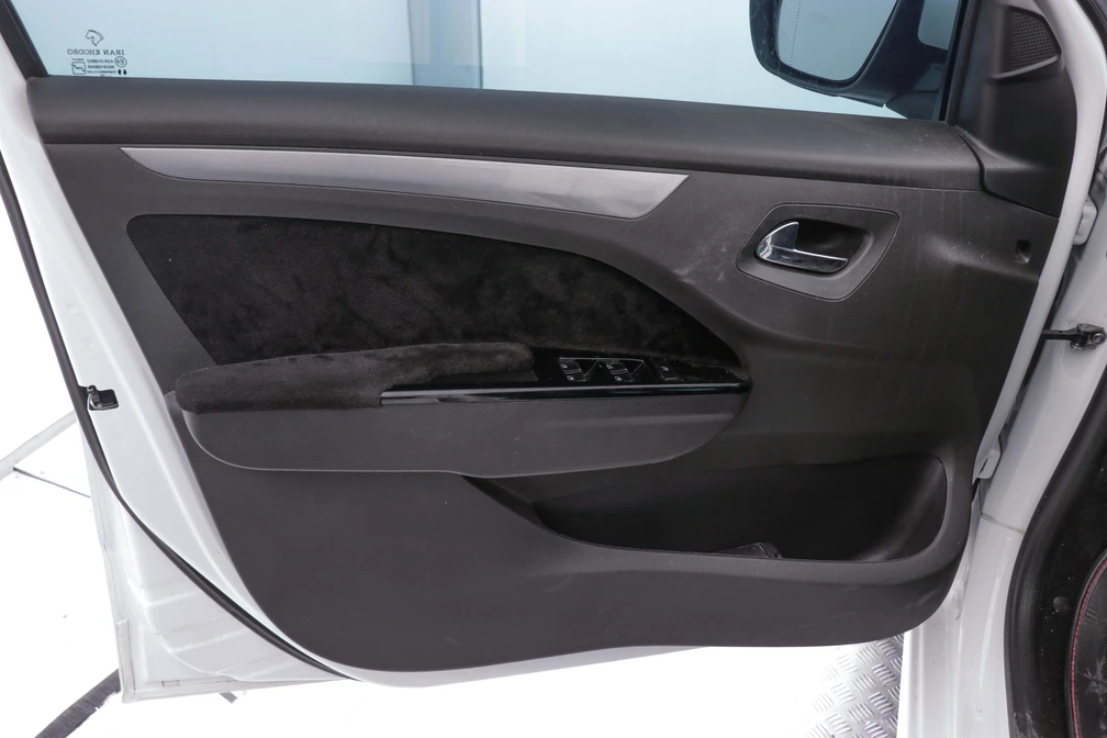 خرید و فروش ایران خودرو تارا V1 پلاس مدل 1403 نقد و اقساط