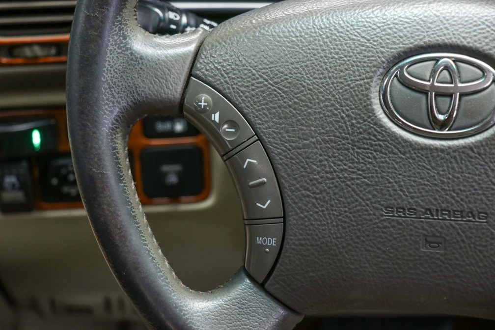 خرید و فروش تویوتا لندکروز VXR مدل 2006 نقد و اقساط