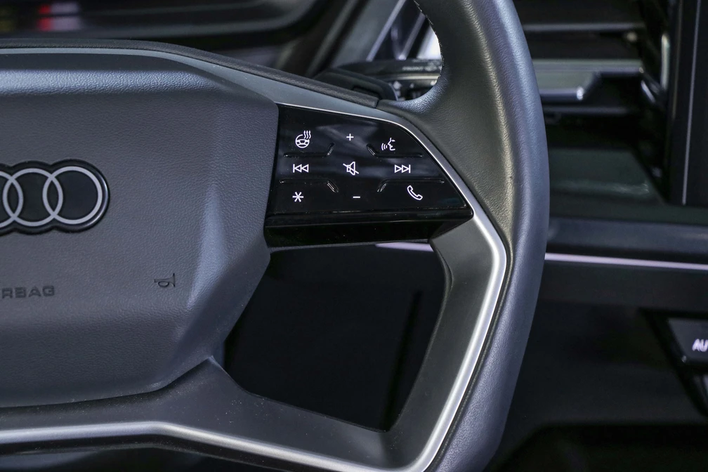 خرید و فروش آئودی q5etron سیلور پکیج - لو آپشن مدل 2024 نقد و اقساط خرید و فروش آئودی q5etron سیلور پکیج - لو آپشن مدل 2024 نقد و اقساط