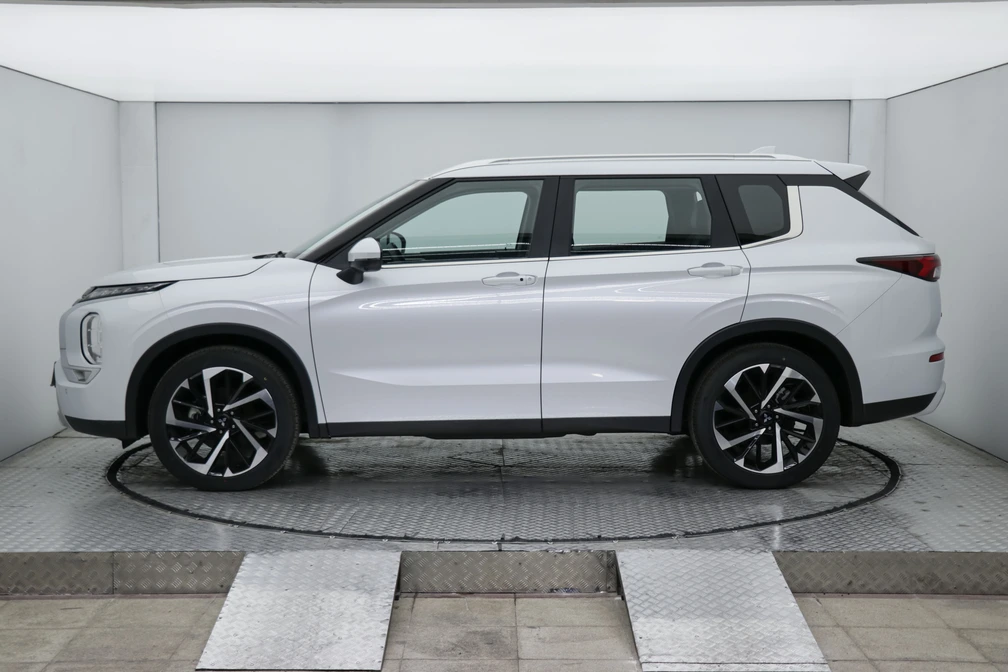 خرید و فروش میتسوبیشی اوتلندر H لاین دو دیفرانسیل مدل 2023 نقد و اقساط