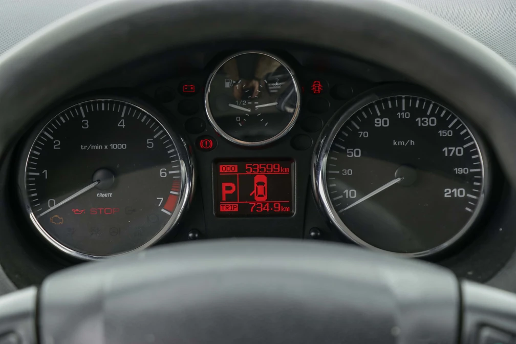 خرید و فروش پژو 207 اتوماتیک مدل 1397 نقد و اقساط