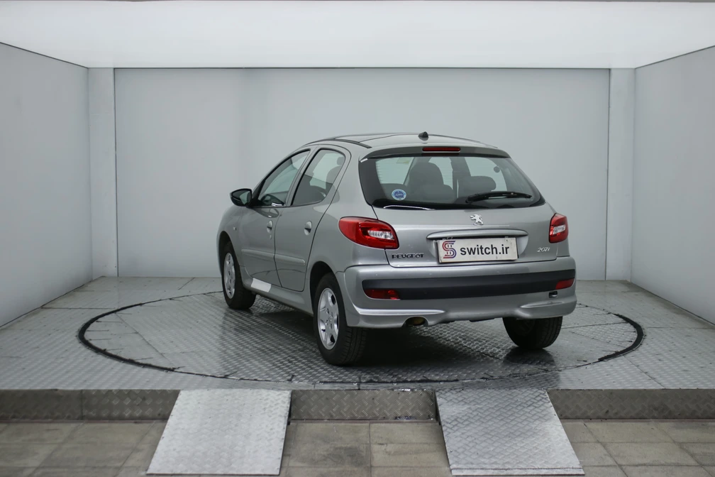 خرید و فروش پژو 207 اتوماتیک سقف شیشه ای مدل 1404 نقد و اقساط خرید و فروش پژو 207 اتوماتیک سقف شیشه ای مدل 1404 نقد و اقساط