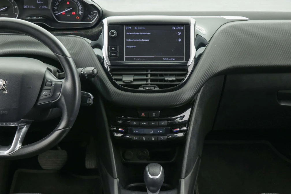 خرید و فروش پژو 2008 اتوماتیک مدل 1397 نقد و اقساط