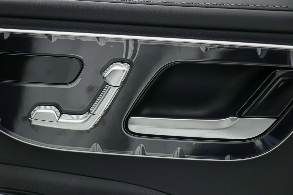 خرید و فروش بنز کلاس C 200 L مدل 2025 نقد و اقساط