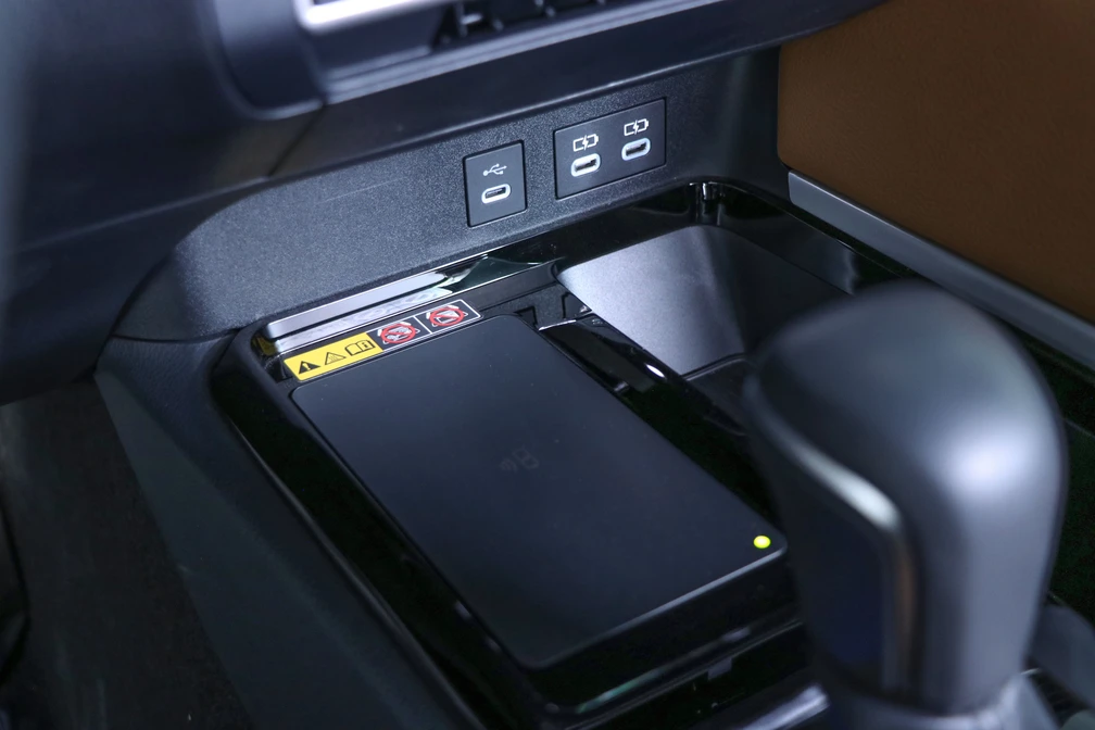 خرید و فروش تویوتا کمری هیبرید LE - فول مدل 2025 نقد و اقساط خرید و فروش تویوتا کمری هیبرید LE - فول مدل 2025 نقد و اقساط