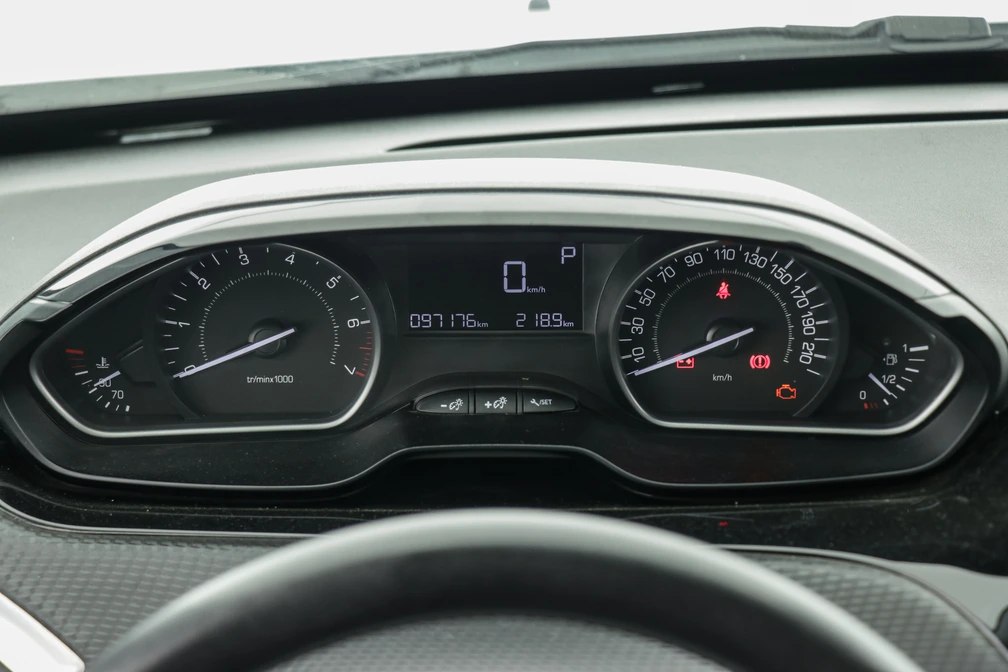 خرید و فروش پژو 2008 اتوماتیک مدل 1397 نقد و اقساط