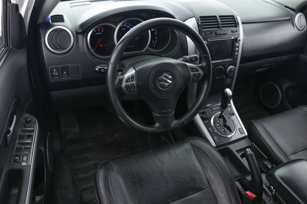 خرید و فروش سوزوکی گرند ویتارا مونتاژ 2400 - دنده ای کلاس 8 مدل 1396 نقد و اقساط خرید و فروش سوزوکی گرند ویتارا مونتاژ 2400 - دنده ای کلاس 8 مدل 1396 نقد و اقساط