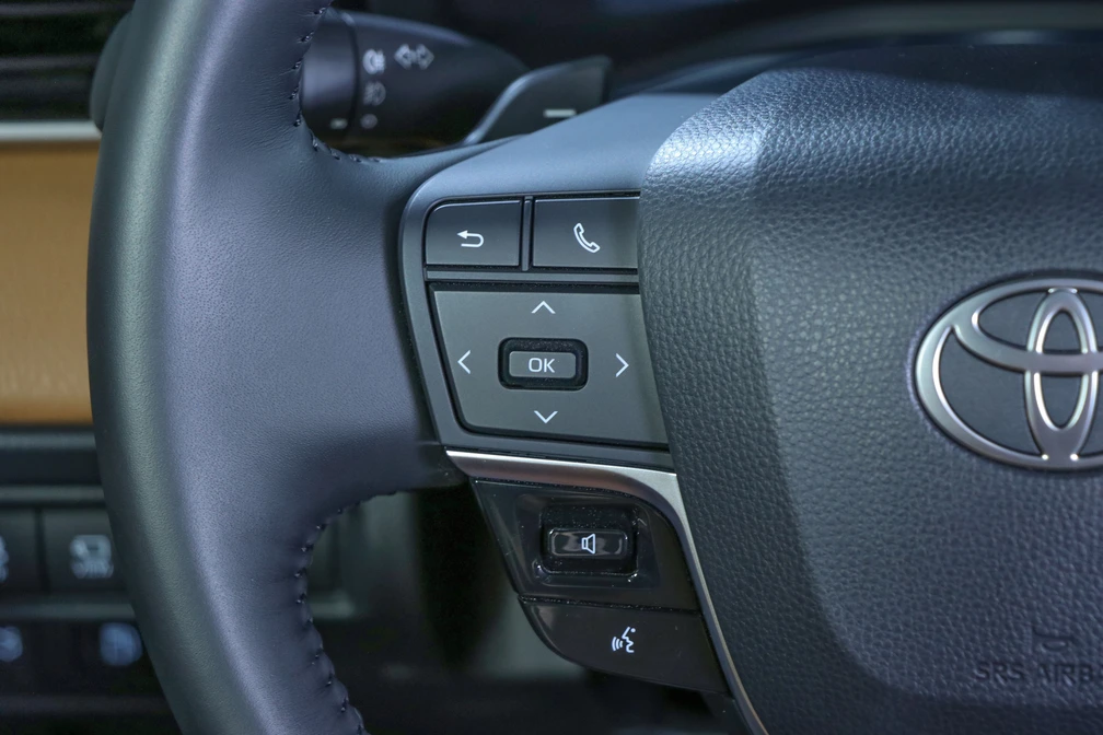 خرید و فروش تویوتا کمری هیبرید LE - فول مدل 2025 نقد و اقساط خرید و فروش تویوتا کمری هیبرید LE - فول مدل 2025 نقد و اقساط