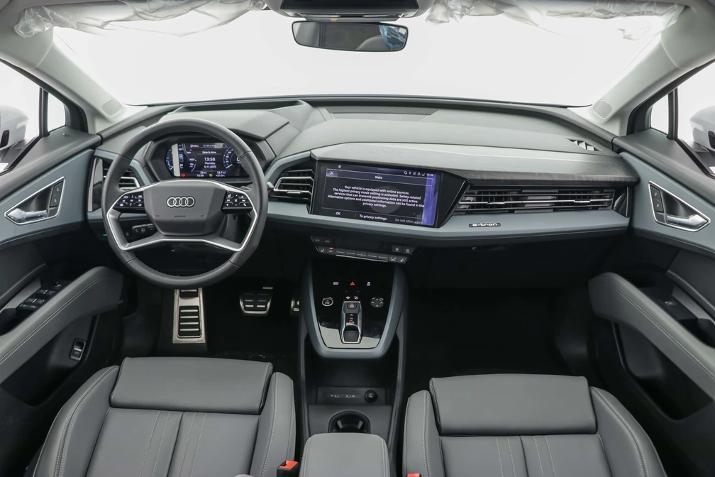 خرید و فروش آئودی q5etron سیلور پکیج - فول مدل 2024 نقد و اقساط خرید و فروش آئودی q5etron سیلور پکیج - فول مدل 2024 نقد و اقساط