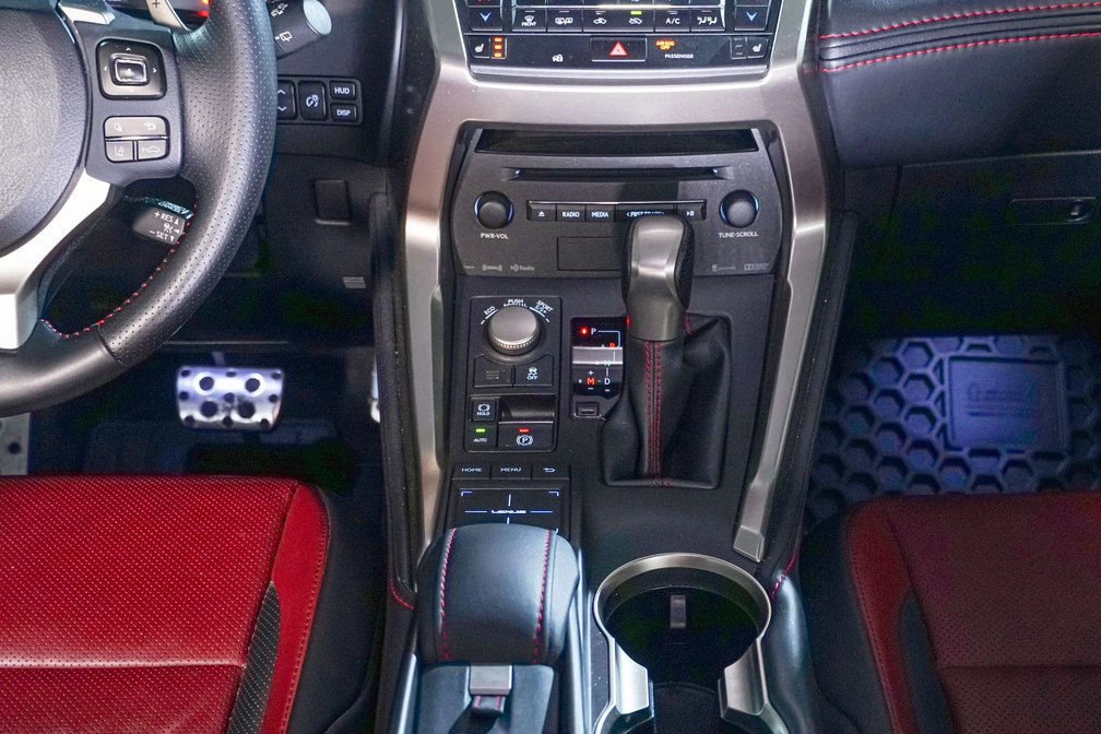 خرید و فروش لکسوس NX 200T - F SPORT - هفت کلید - سقف پاناروما مدل 2015 نقد و اقساط