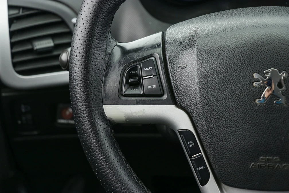 خرید و فروش پژو 207 اتوماتیک مدل 1399 نقد و اقساط