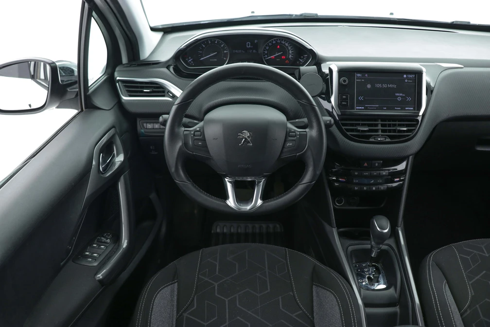 خرید و فروش پژو 2008 اتوماتیک مدل 1397 نقد و اقساط