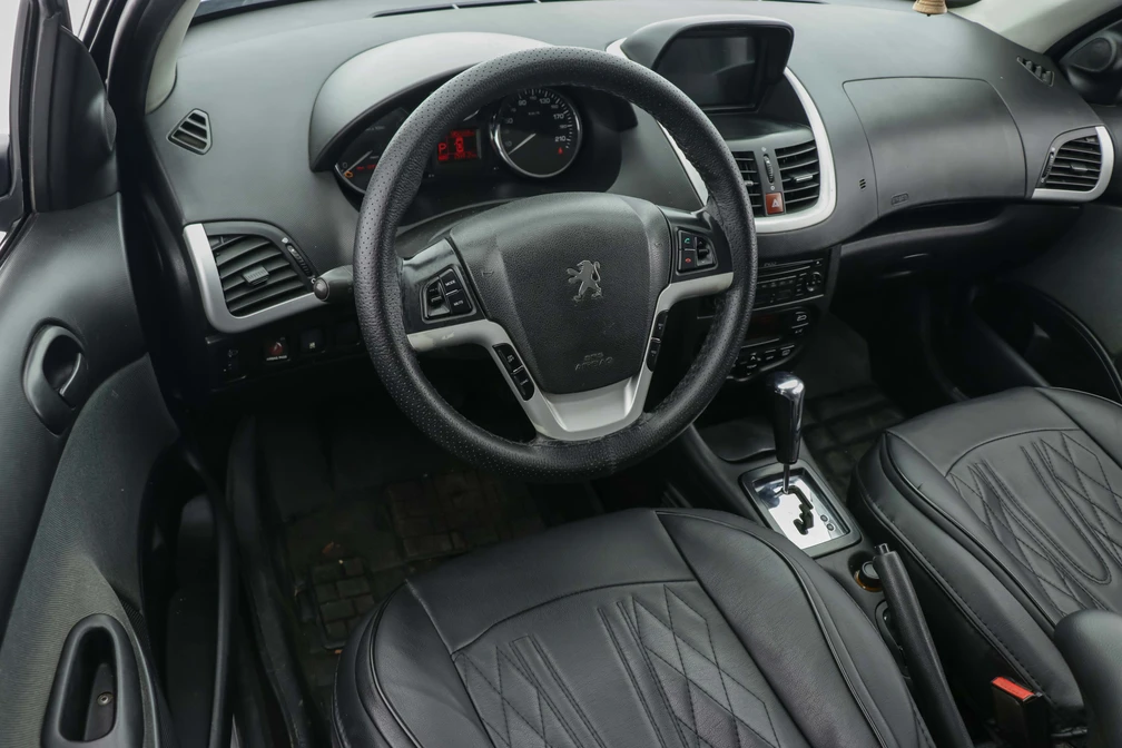 خرید و فروش پژو 207 اتوماتیک مدل 1399 نقد و اقساط