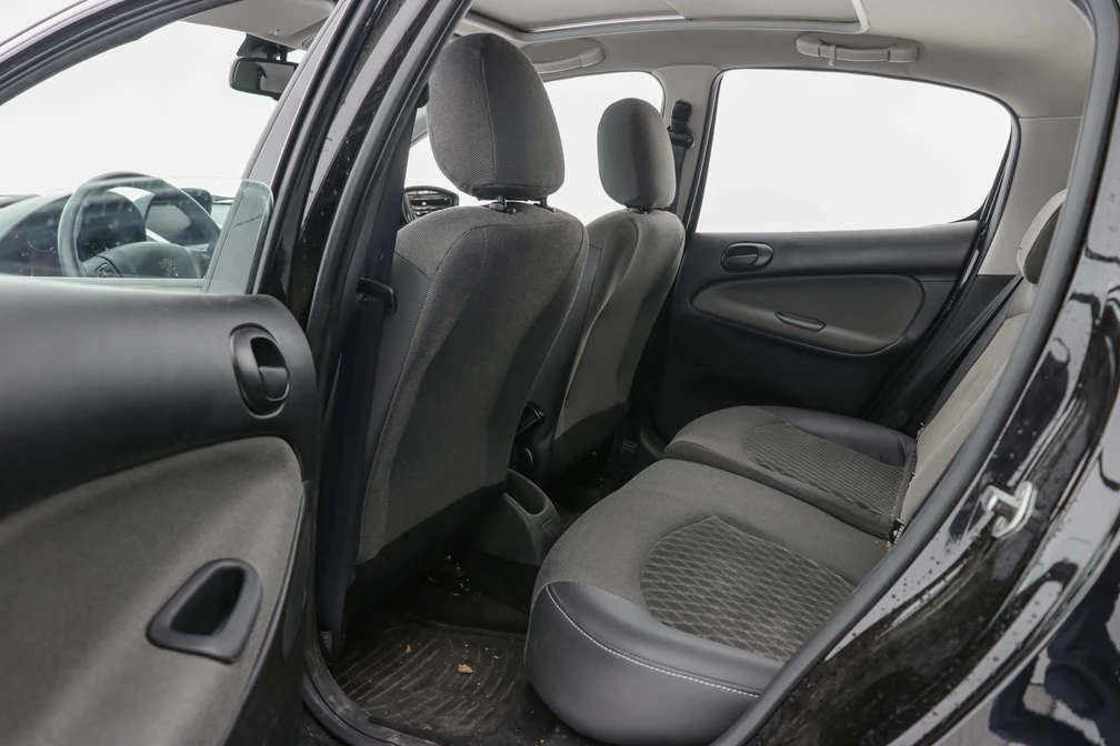 خرید و فروش پژو 207 اتوماتیک سقف شیشه ای مدل 1403 نقد و اقساط