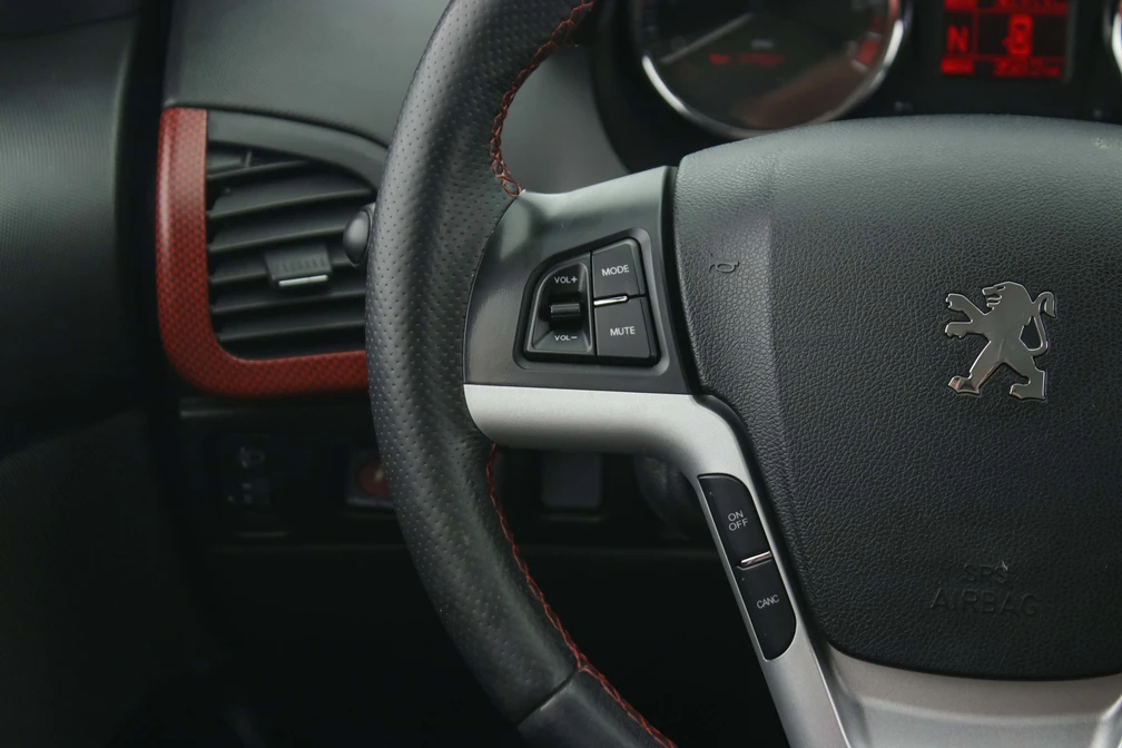 خرید و فروش پژو 207 MC اتوماتیک 6 سرعته مدل 1402 نقد و اقساط